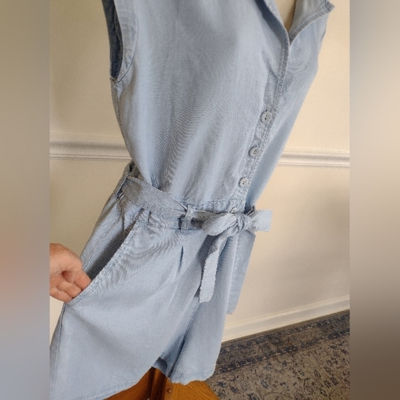 Laundry Chambray Romper Shorts Button Down Belted by Shelli Segal Size Small - Picture 4 of 15